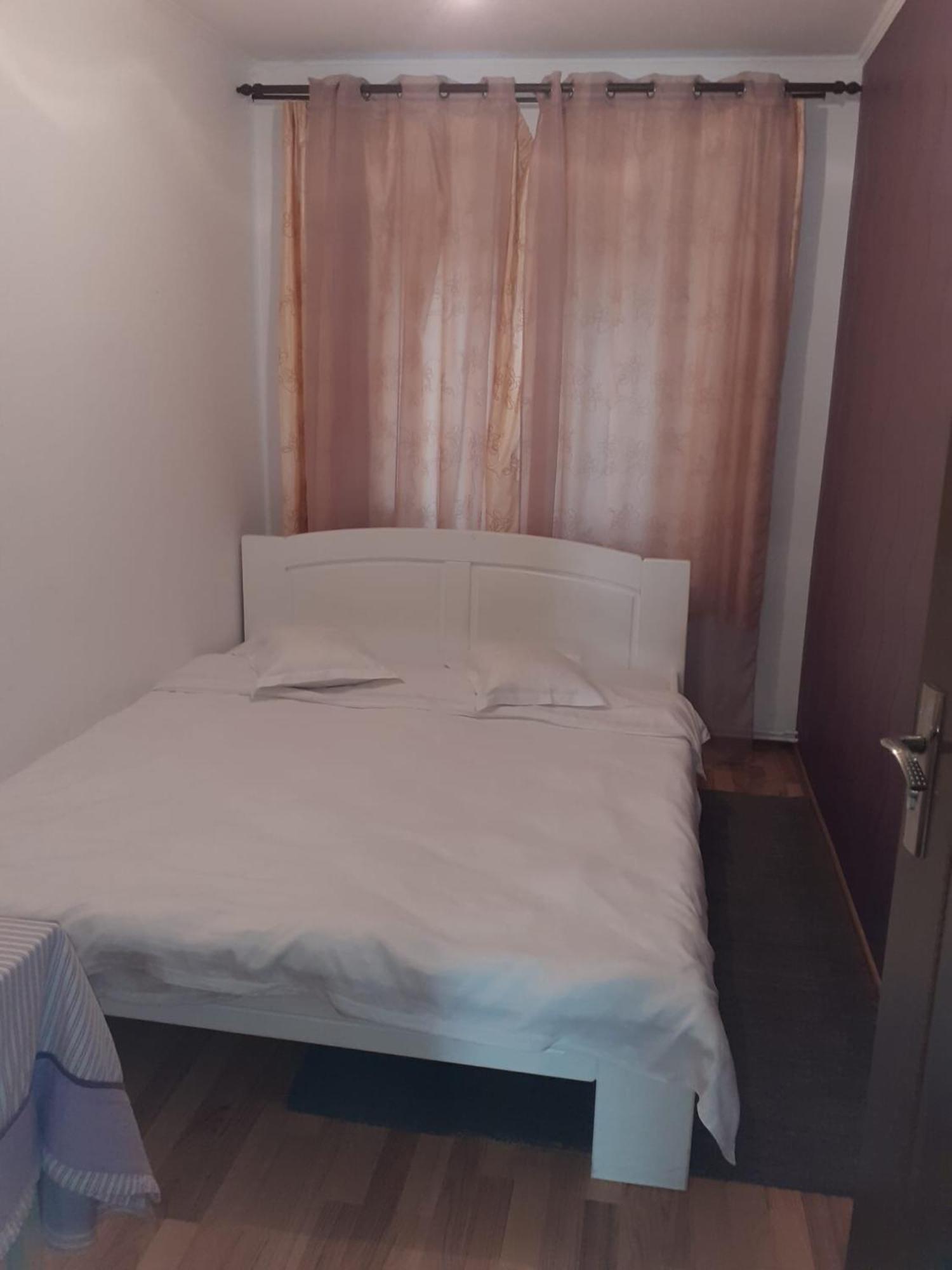 Appartamento Cu 3 La Poala Muntilor Fagaras Victoria (Brasov)